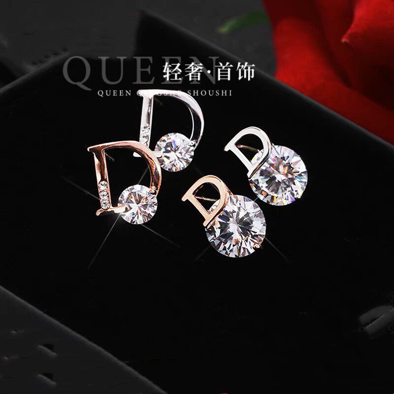 PT950铂金进口D色莫桑石字母D字不对称耳钉玫瑰金小巧高级感耳环