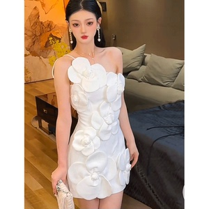 法式小众设计感立体花朵小香风挂脖连衣裙性感露背包臀裙小礼服女