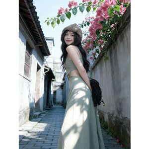 V领小众高级感露腰镂空大裙摆连衣裙女拖地长裙