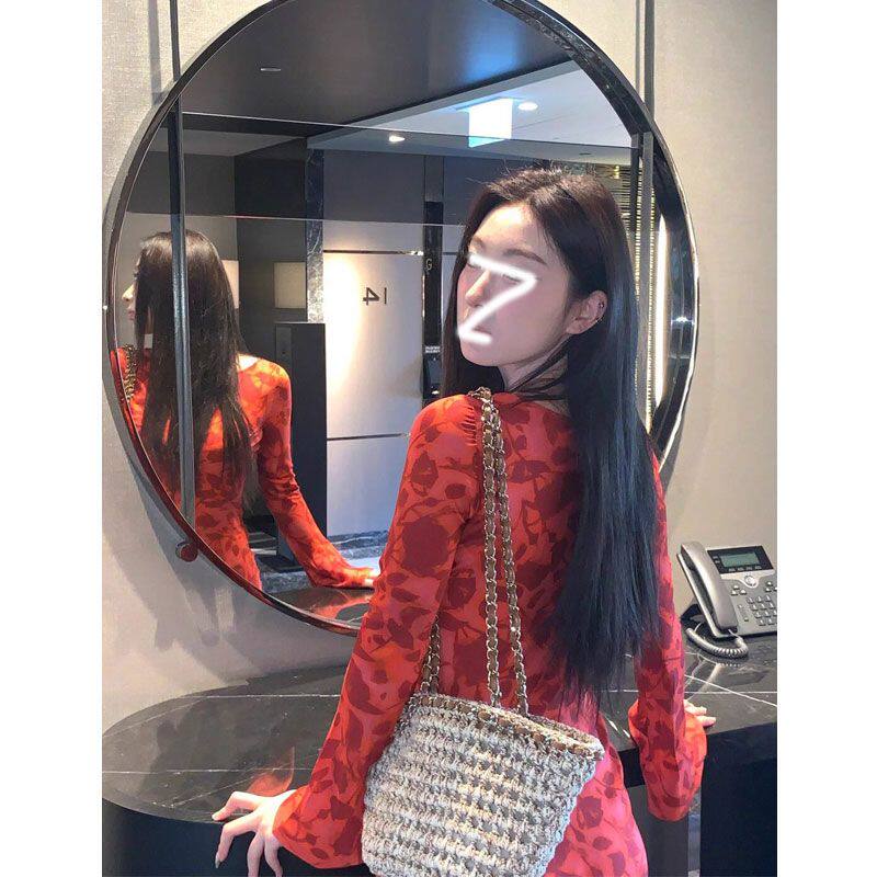 海边度假风红色碎花连衣裙女超好看复古茶歇气质长裙