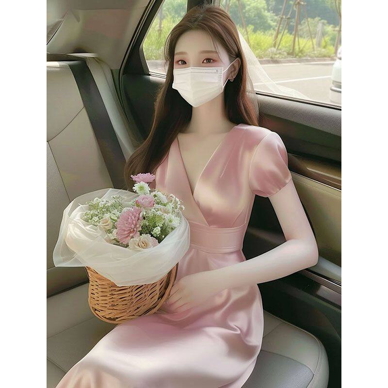 粉色缎面连衣裙新款女夏高端精致正式场合法式绝美小裙子海边