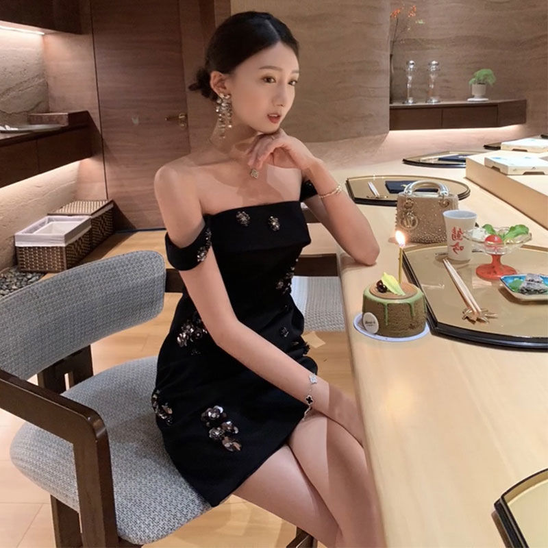 生日party小礼服轻奢小众高端黑色性感亮片吊带抹胸连衣裙女夏季
