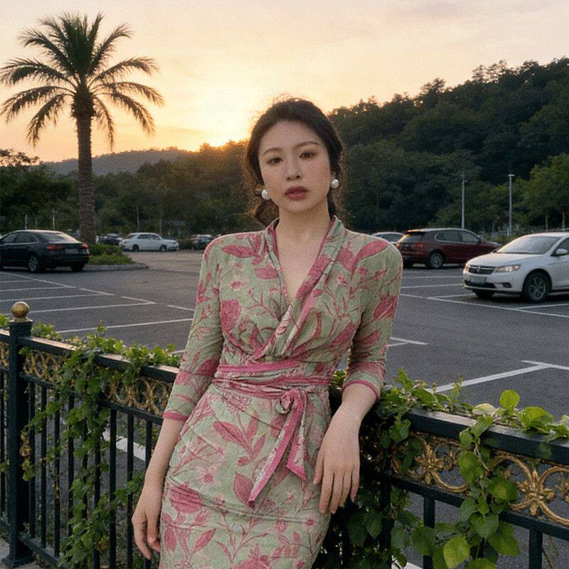 夏季新款曼陀罗裹裙法式绝美连衣裙度假风显瘦气质裹身裙