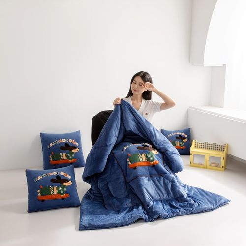 冬季加厚重宝宝绒抱枕被子两用可爱靠枕二合一午睡枕头汽车上折叠