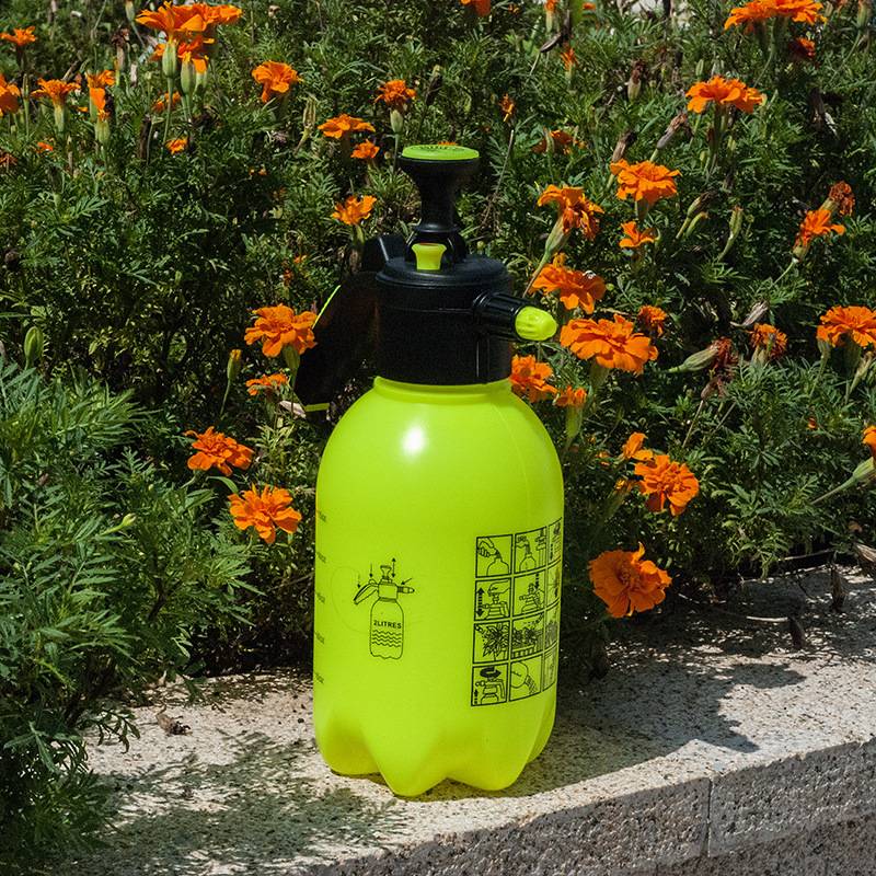 2L气压式喷雾器喷洒手压浇花喷水壶消毒园艺塑料壶省力浇花