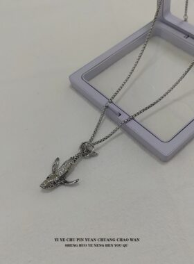 一页出品！复古鲸鱼造型项链钛钢中性嘻哈男女同款百搭卫衣链配饰