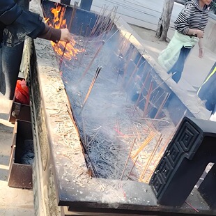 崂山财神殿香灰香炉灰玉皇龙王财神香灰道观寺庙香灰填香炉化解