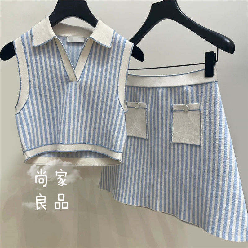 2024早春 法国S家清新条纹V领无袖上衣蓝色A字针织半身短裙套装女