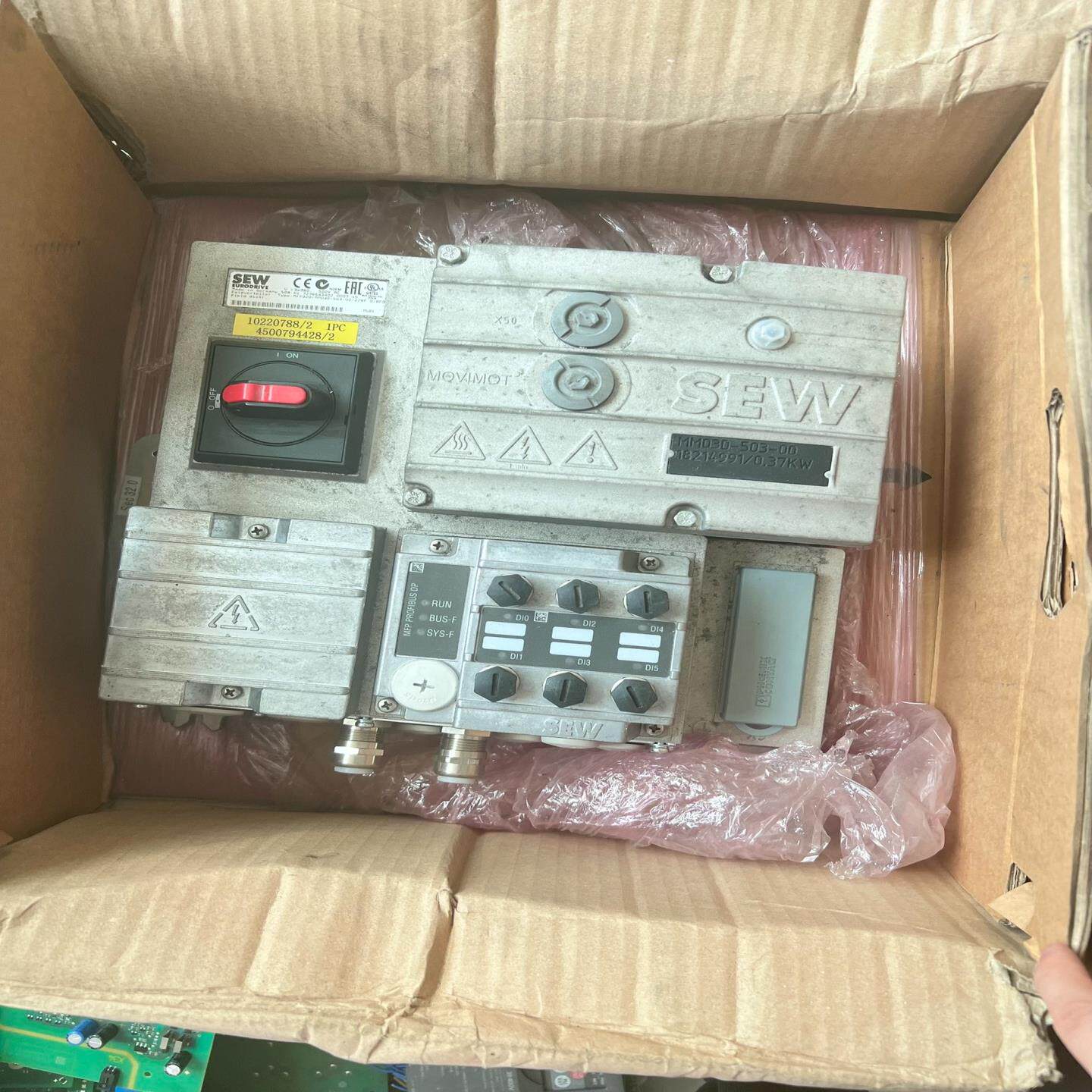 SEW赛威防爆变频器Mos32f/MM03D-503-00/