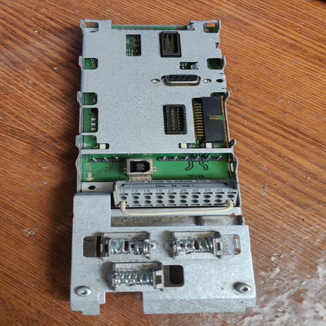 丹佛斯变频器CPU板 130B7002 AB/08