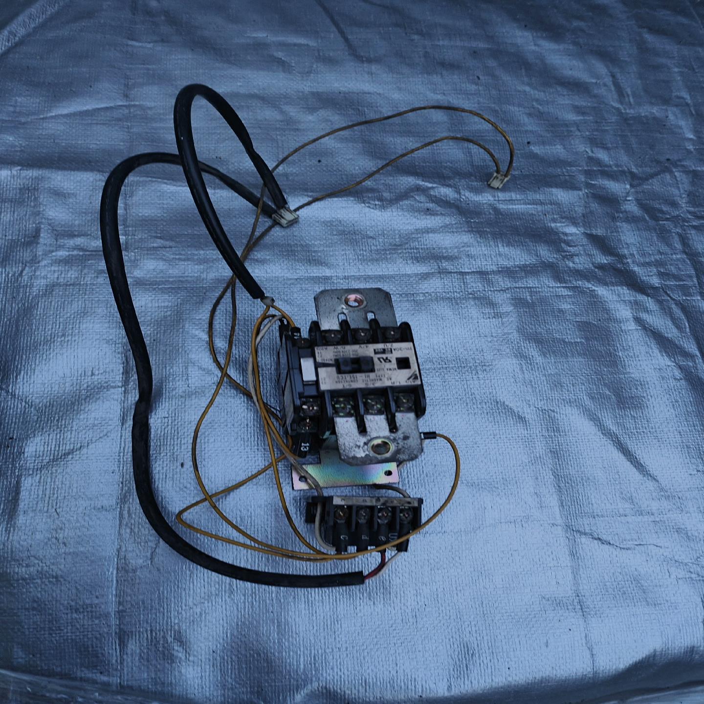 HI-15E2TCU安川变频器接触器，原装功能完好，TC