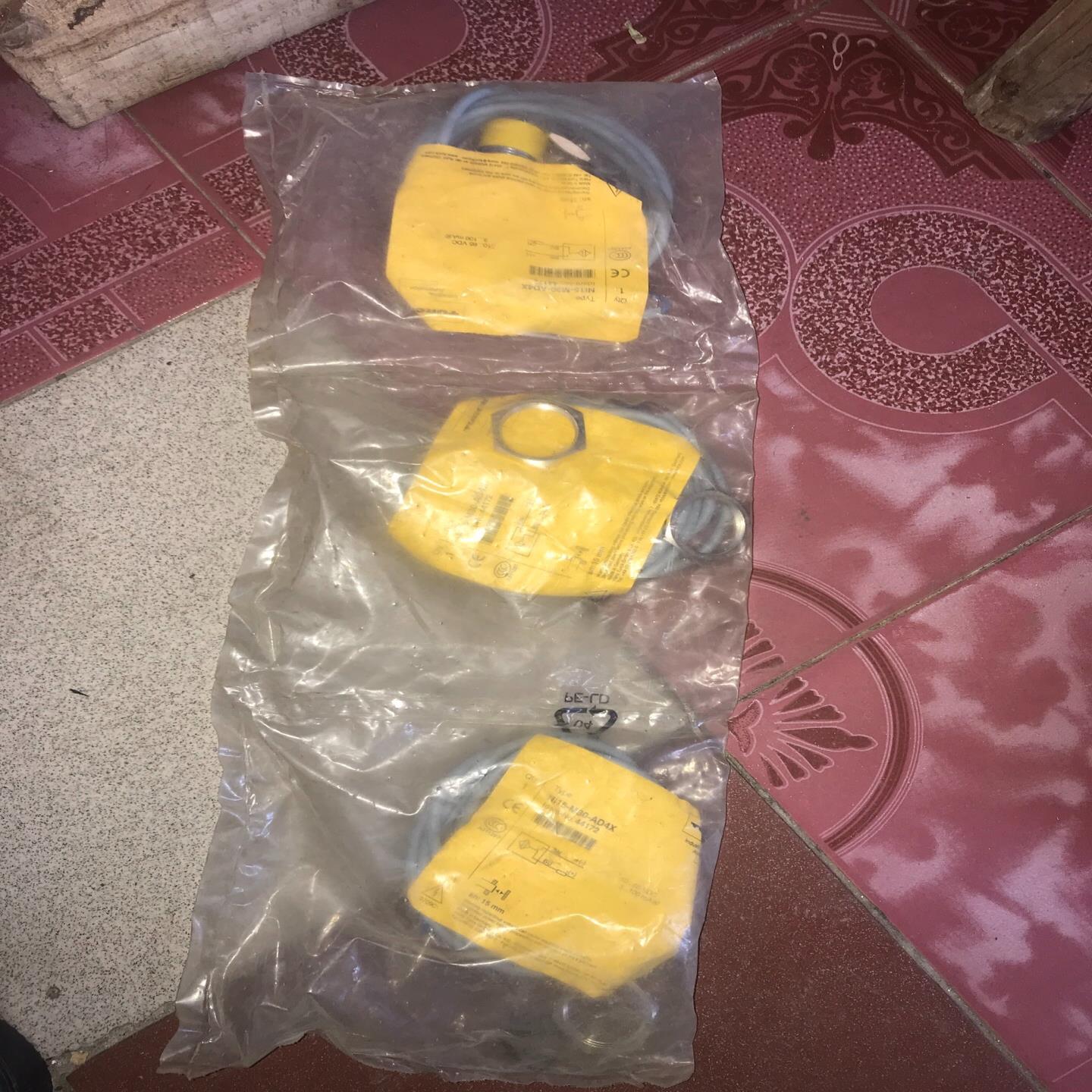 全新图尔克，Ni15-M30-AD4X，图尔克接近开关，实物