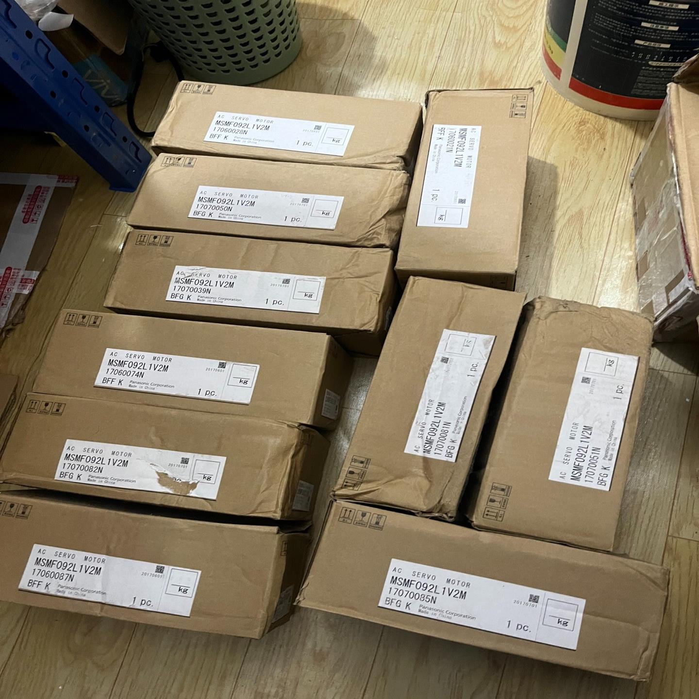 全新原装伺服电机MSMF092L1V2M，处理，未安