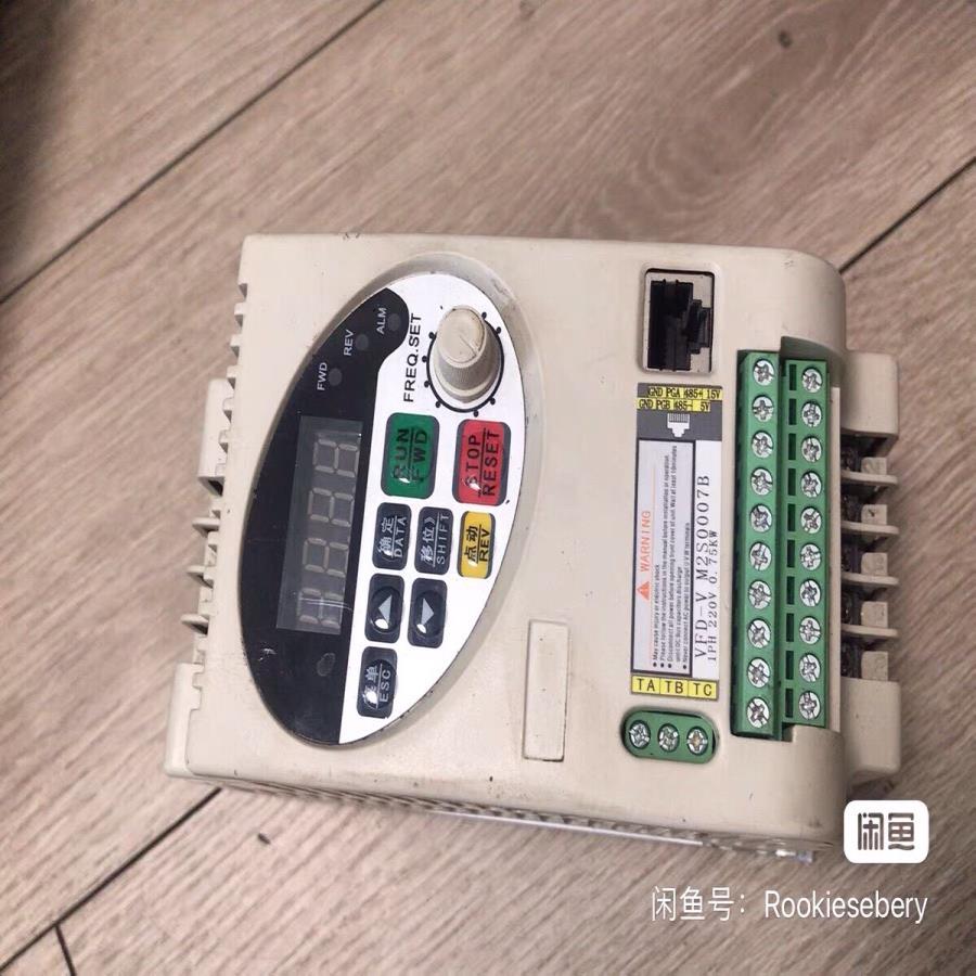 VFD-V台达变频器A2S0007B 现货，成色如图