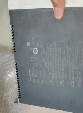 MEDLT83SF011伺服驱动器，另外还有配套电机出售