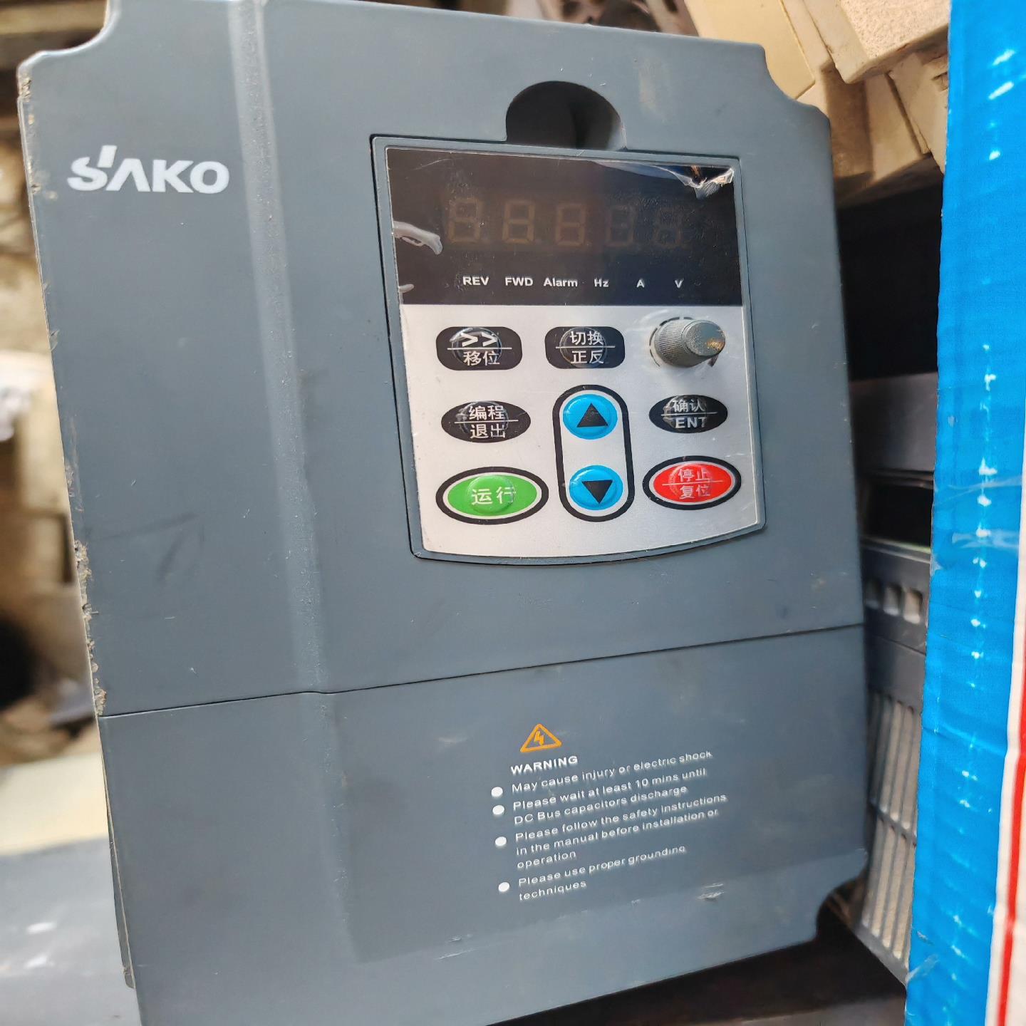 SAKO三利变频器Model: SK1600-5D5G/7D