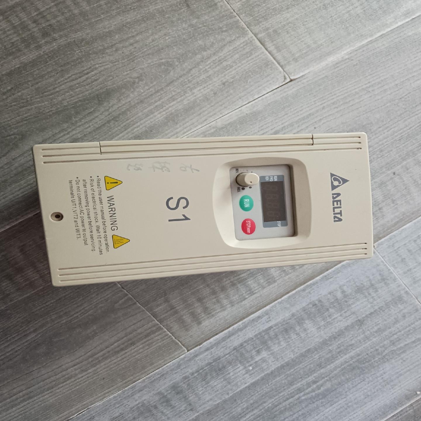 VFD015S21D台达变频器