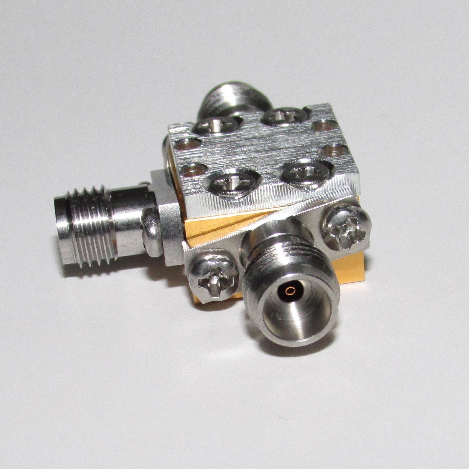 [德峰]25-60GHz同轴双平衡混频器，此混频器采用美国MARKI