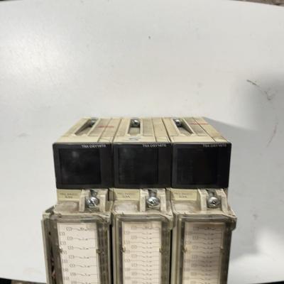 PLC模块 TSXDSY16T2 实拍图，