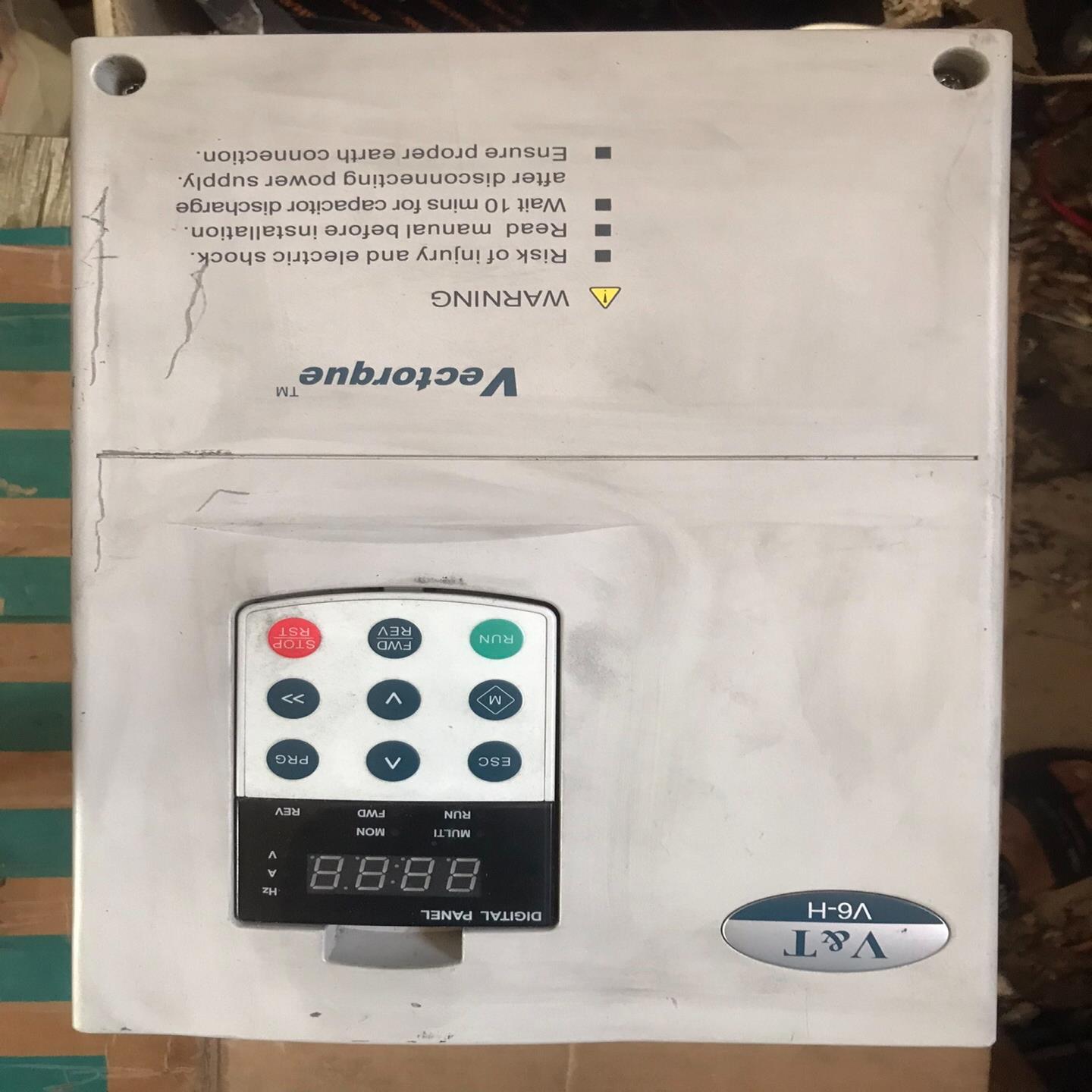 V6-H-4T7.5G/11L-Y0蓝海华腾变频器,拆机的,