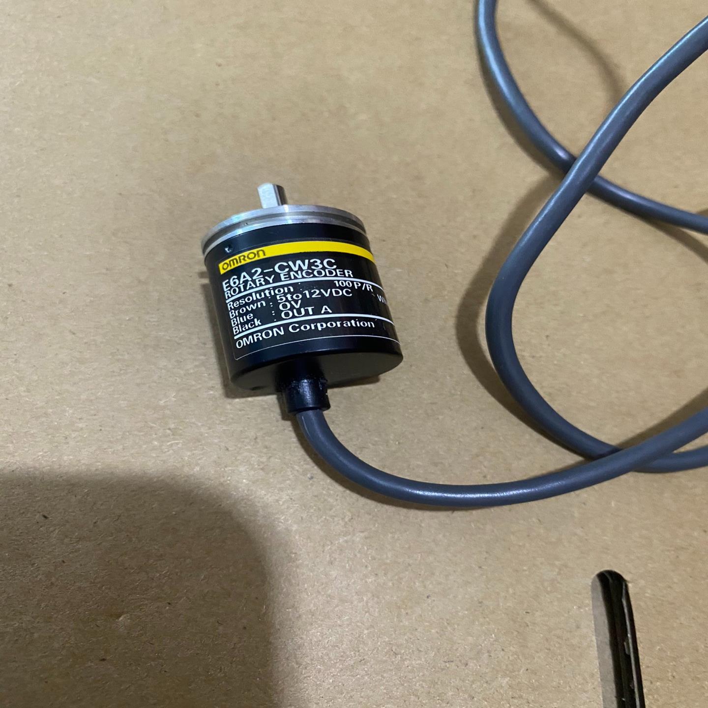 全新原装正品欧姆龙E6A2-CS3C ，100PR，几乎全新