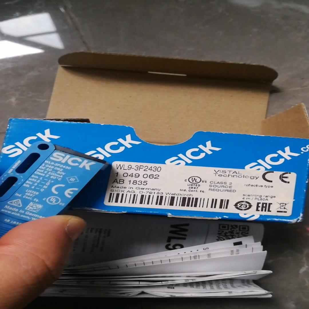 SICK西克WL9-3P2430传感器1049062实物，全
