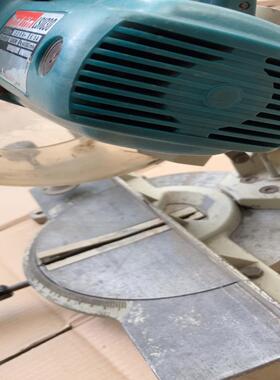 牧田LS1030铝锯机，电压220V 功率1380W