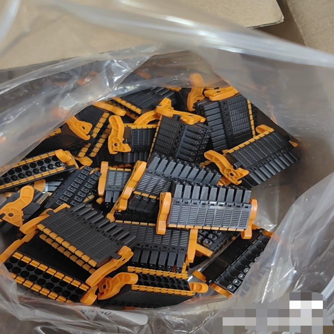 FX5UC-32MT/DS-TS ，FX5-8AD，FX5-