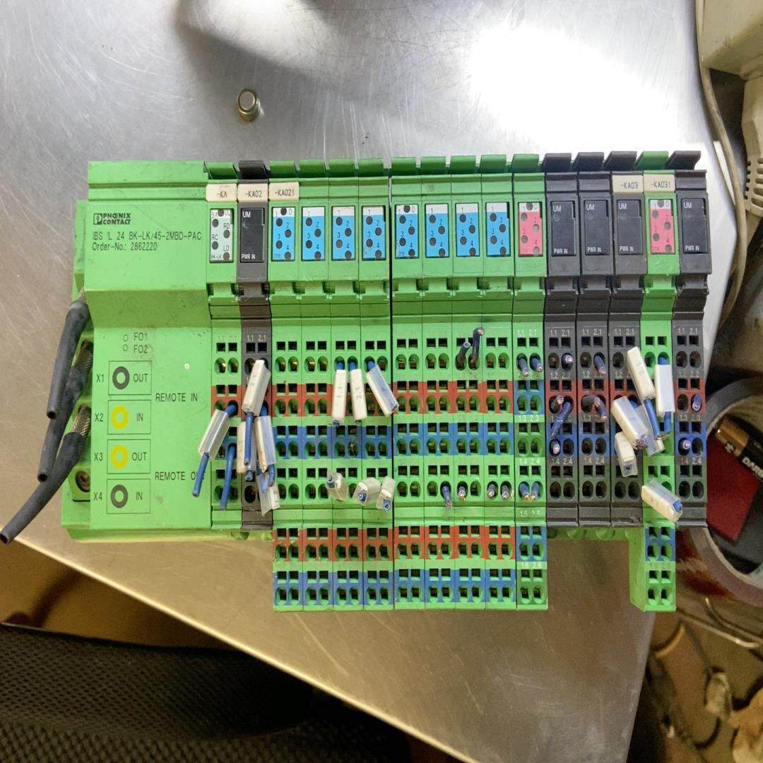 （设备配件） 成色PLC如图模块菲尼克斯