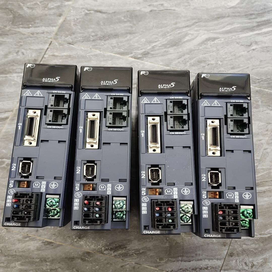 富士RYH401F5-VV2/400W驱动器，现货4台，