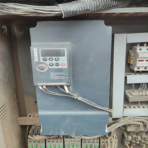 变频器Z2400-15GY-HD众辰变频器，机器上拆下来的，