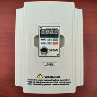 VFD075 380三相输入 装 柜充新M系列变频器7.5KW