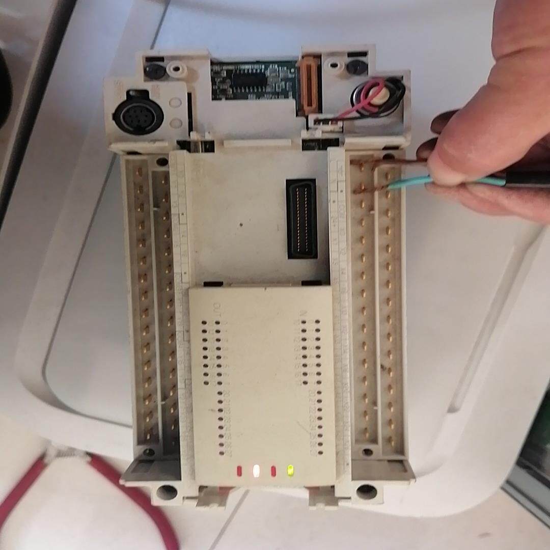 三菱plc FX2N-48MR-001三菱plc