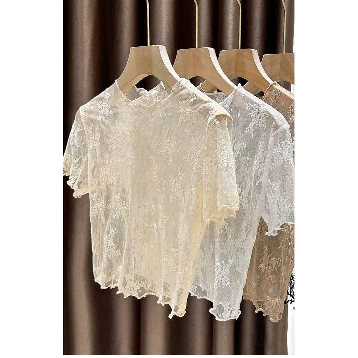 夏季时尚百搭木耳边镂空短袖上衣女款洋气内搭
