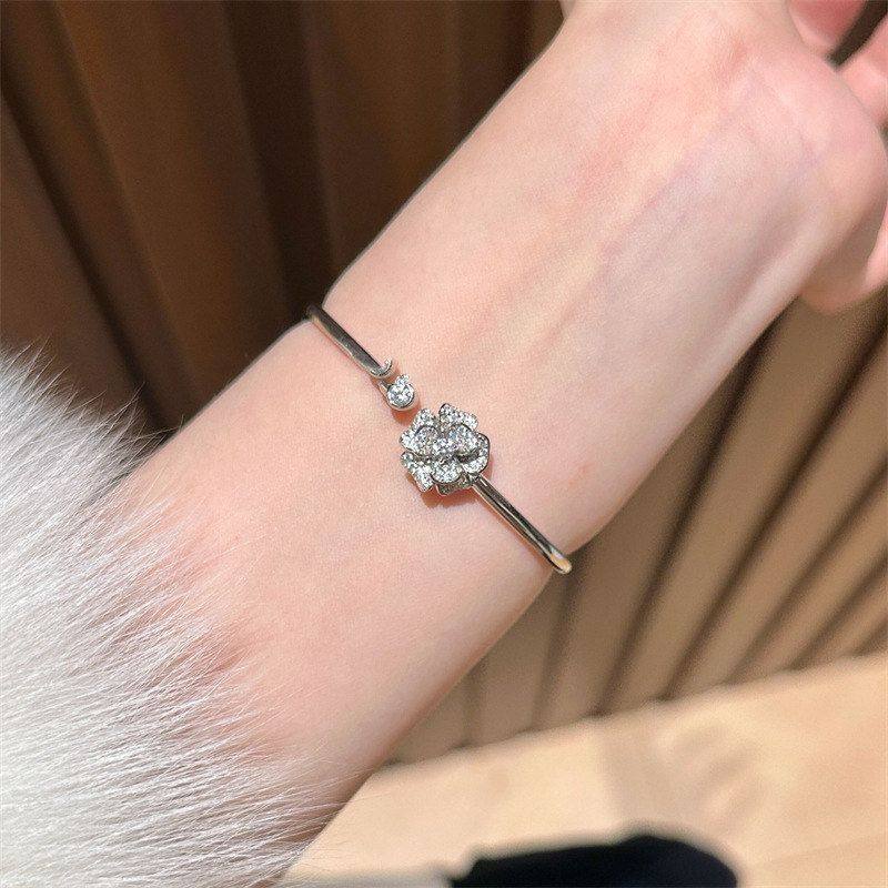 手镯开口轻奢手环精致手饰锆石女时尚花朵简约时尚气质高级感复古