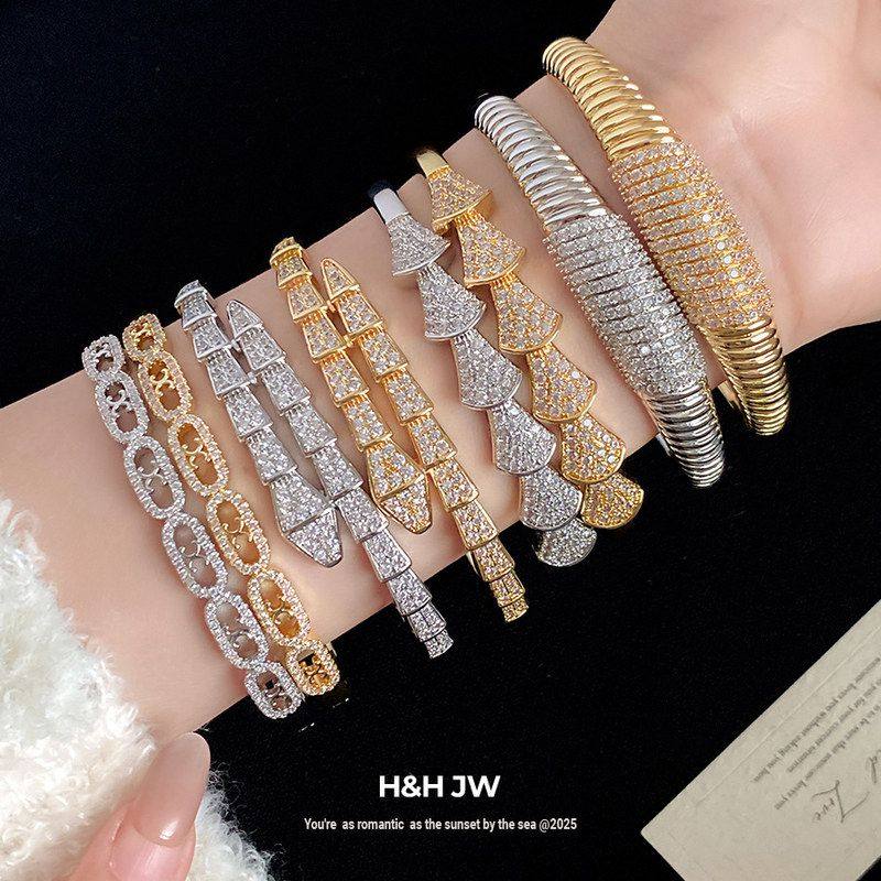 电镀真金蛇形轻奢女卡扣时尚手环18K锆石手饰简约手镯百搭高级感