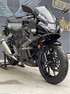 适用于铃木gsx250防摔杠gsx250r护杠摩托车保险杠改装竞技杠配件