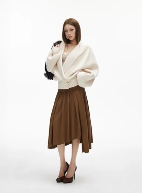 iamxiaa*竖向坑条青果领翻领交叠门襟牛角扣灯笼袖宽松白&黑毛衫