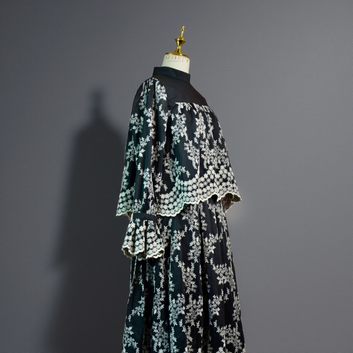 法式约会穿搭秋冬新品现货小众设计天丝棉重工黑色刺绣女士套装裙