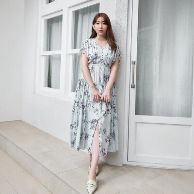 Her lip to 满爱V领印花连衣裙 设计感印花仙女裙清新碎花甜美