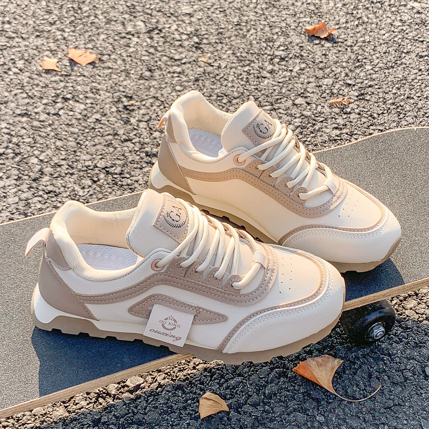 超轻便平底运动鞋女2026新款早春跑步减震学生校园体育百搭啊甘鞋,女鞋,时尚休闲鞋,淘宝优惠券,粉丝福利购,淘宝优惠卷