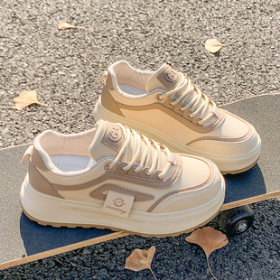 春季厚底小白鞋女款2026新款轻便软底不累脚防滑初中学生运动板鞋