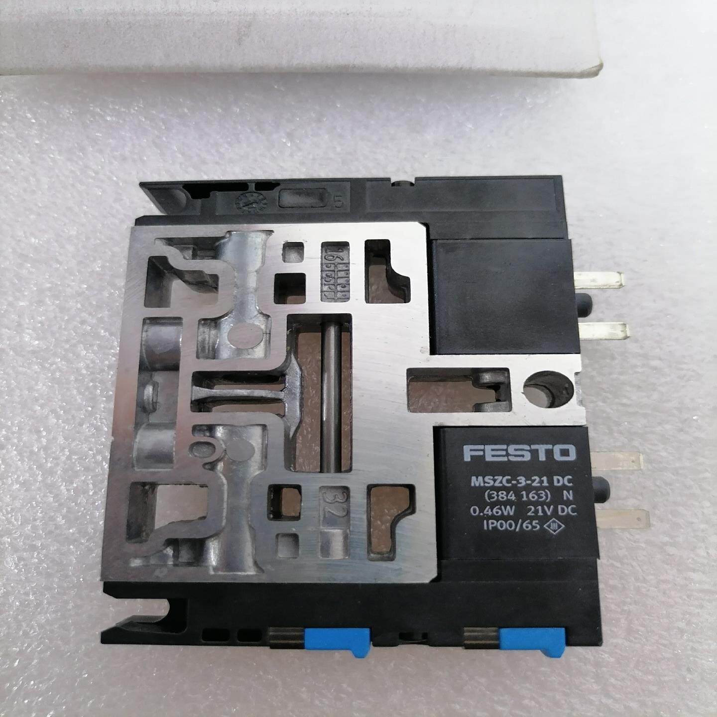 FESTO电磁阀片CPV10-M1H-2X3-GLS-M7