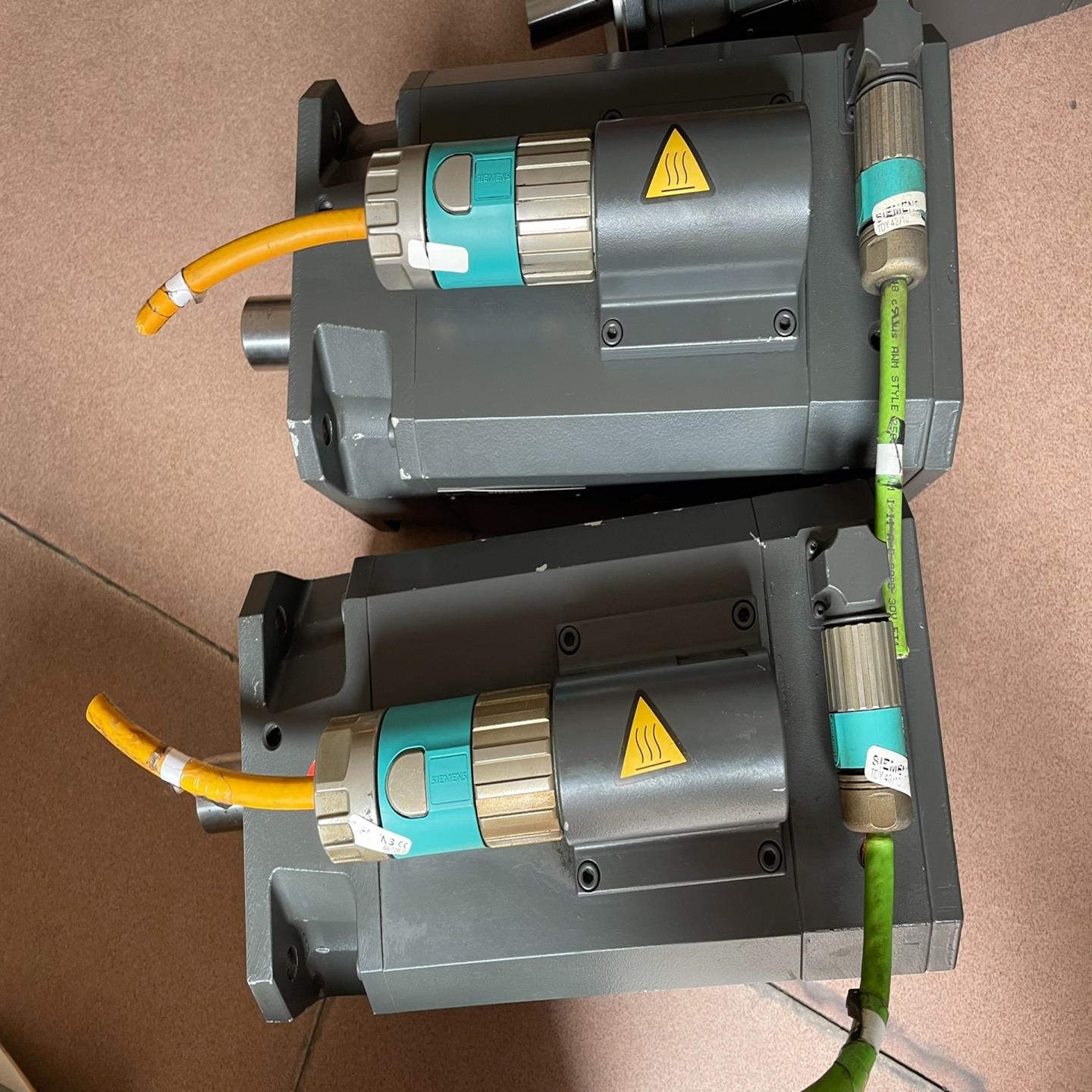 1FT6084-1AF71-4AG1西门子伺服电机两个，图片