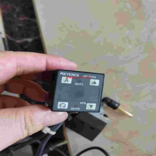 【荣强工控】基恩士数字压力传感器AP-31ZA  剩下2个