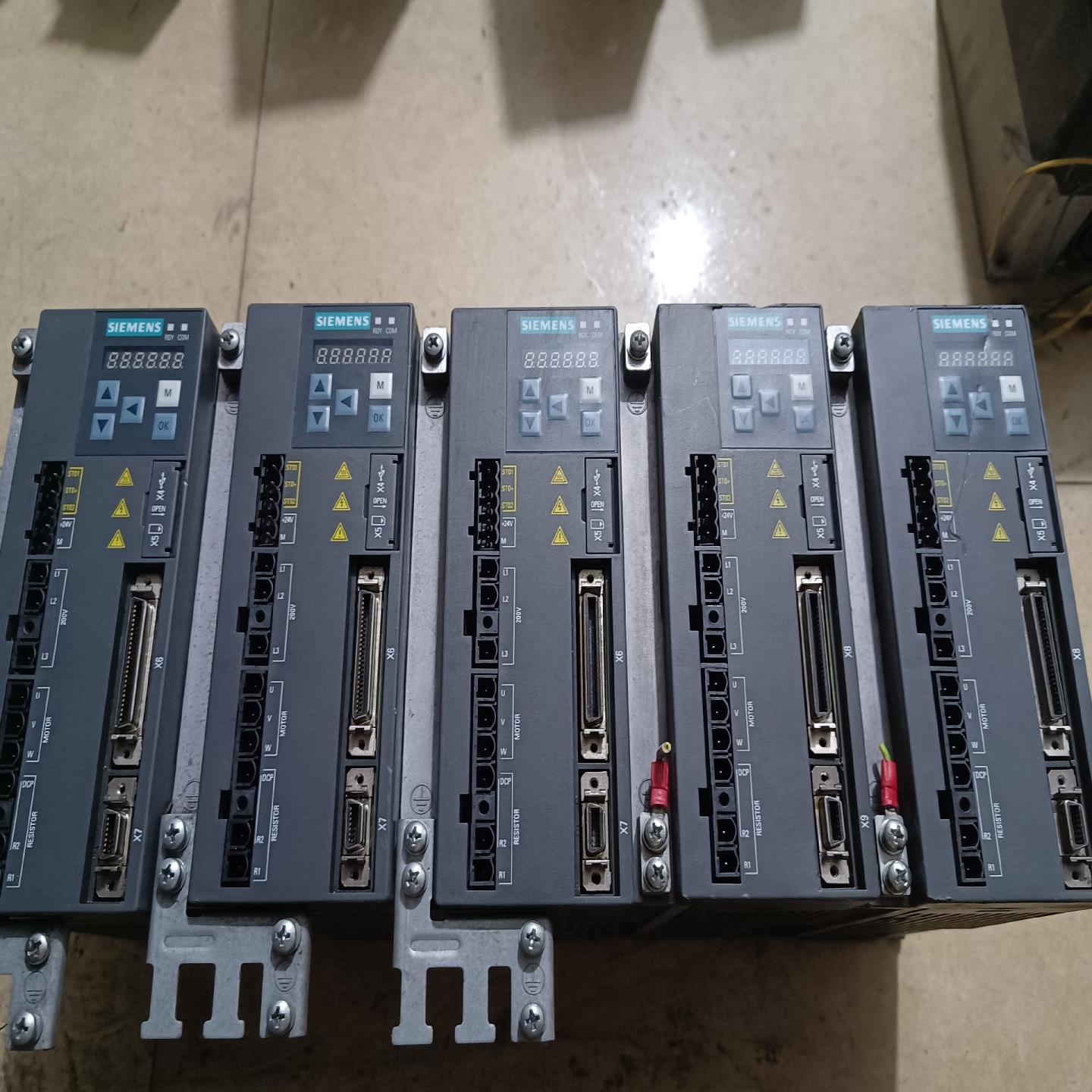 （设备配件）西门子V90驱动器6SL3210-5FB10-8UA0，22