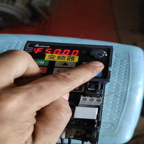 {莱茵电子商行}拆机台达MS300系列变频器075千瓦380VVFD2