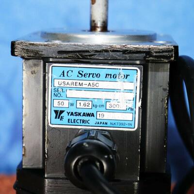 YASKAWA/安川交流伺服电机型号USAREM-A5CE2