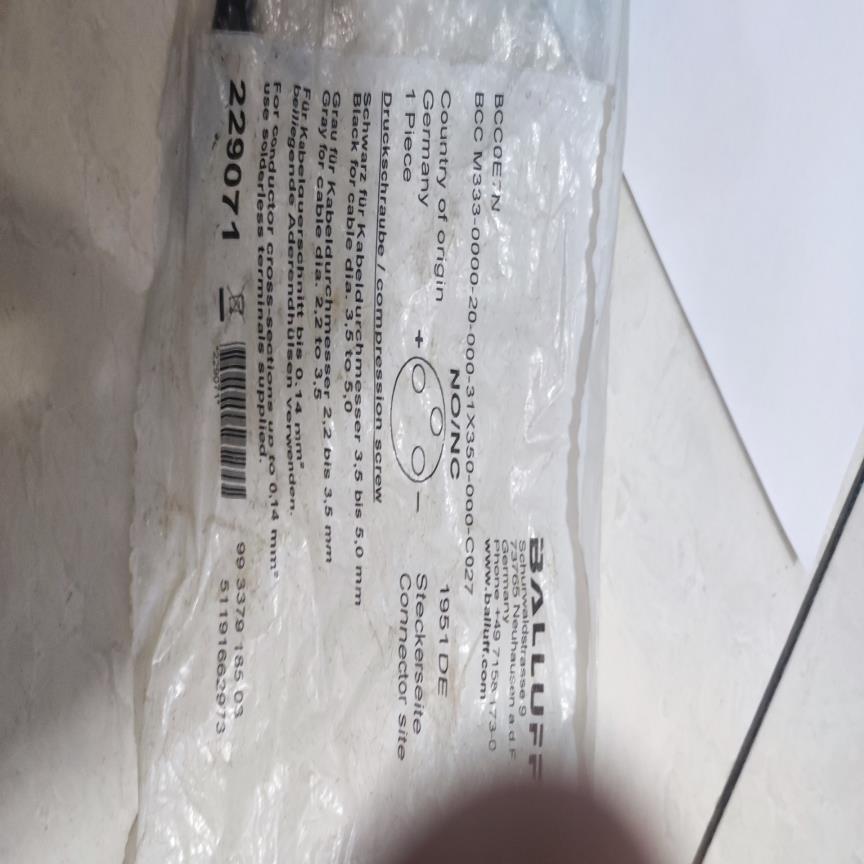 原装BCC0E7N巴鲁夫BCC 1个M333-0000-
