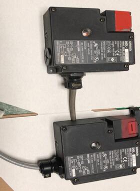 （设备配件）OMRON D4NL-2DDG-B 的有3只2DFG-B的1